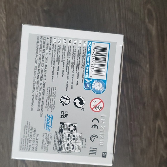 💜 Razor Ramon Metallic Funko Pop #47 WWE - EB Exclusive - Picture 6 of 7